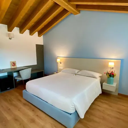 Agri-alloggio Le Poscole Al Canton Farm stay